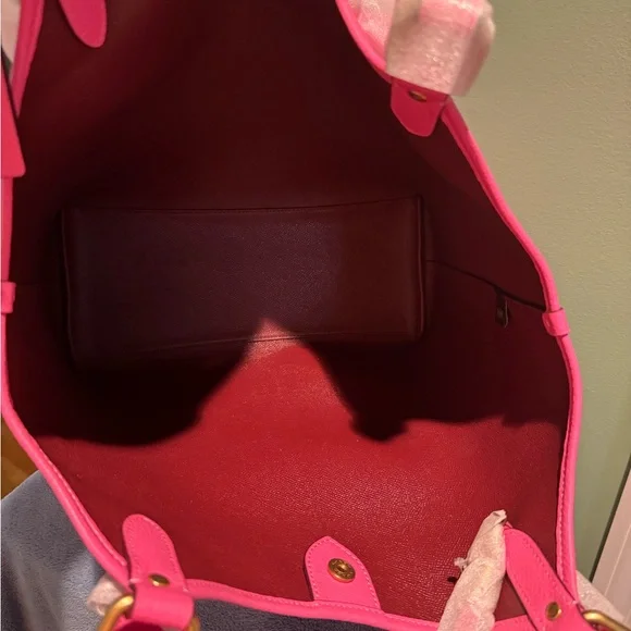 NWT - COACH Polished Pebble Leather Day Tote Petunia One Size - Picture 8 of 11